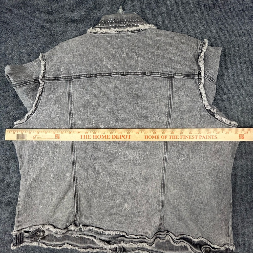 DG2 Diane Gilman 3X Grey Embellished Denim Jacket — Frayed & Studded - Picture 14 of 15